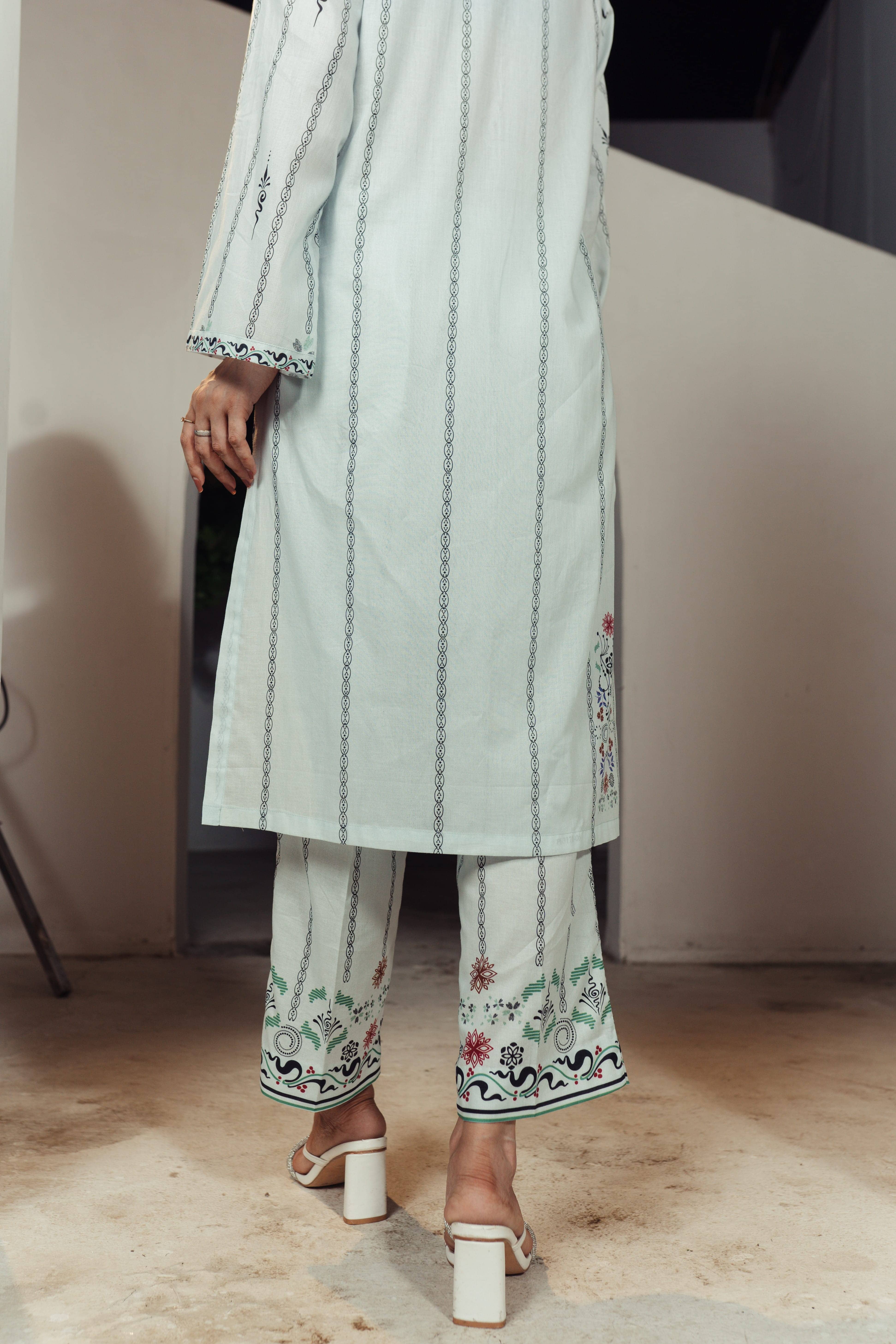 Ornate Ivory Printed 2pcs